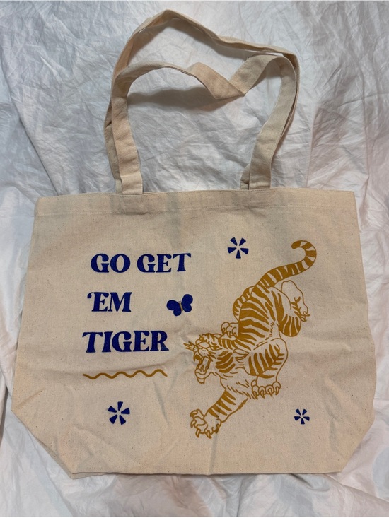 alterfab Handbags - Alterfab NWOT Go Get ‘Em Tiger Canvas Graphic Print Tote Bag